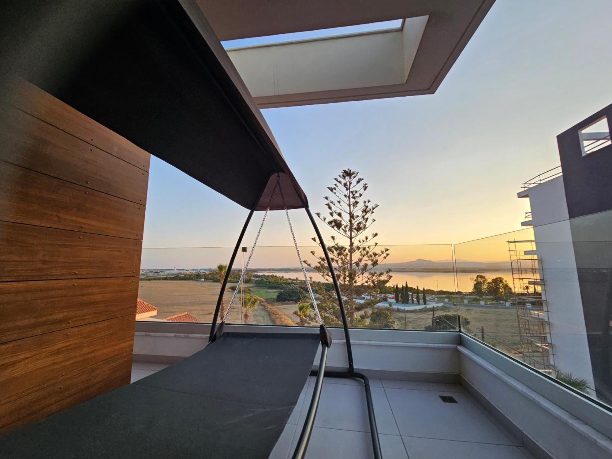 Majestic Sunset Salt Lake Views 300M From Beach Larnaca Exteriér fotografie