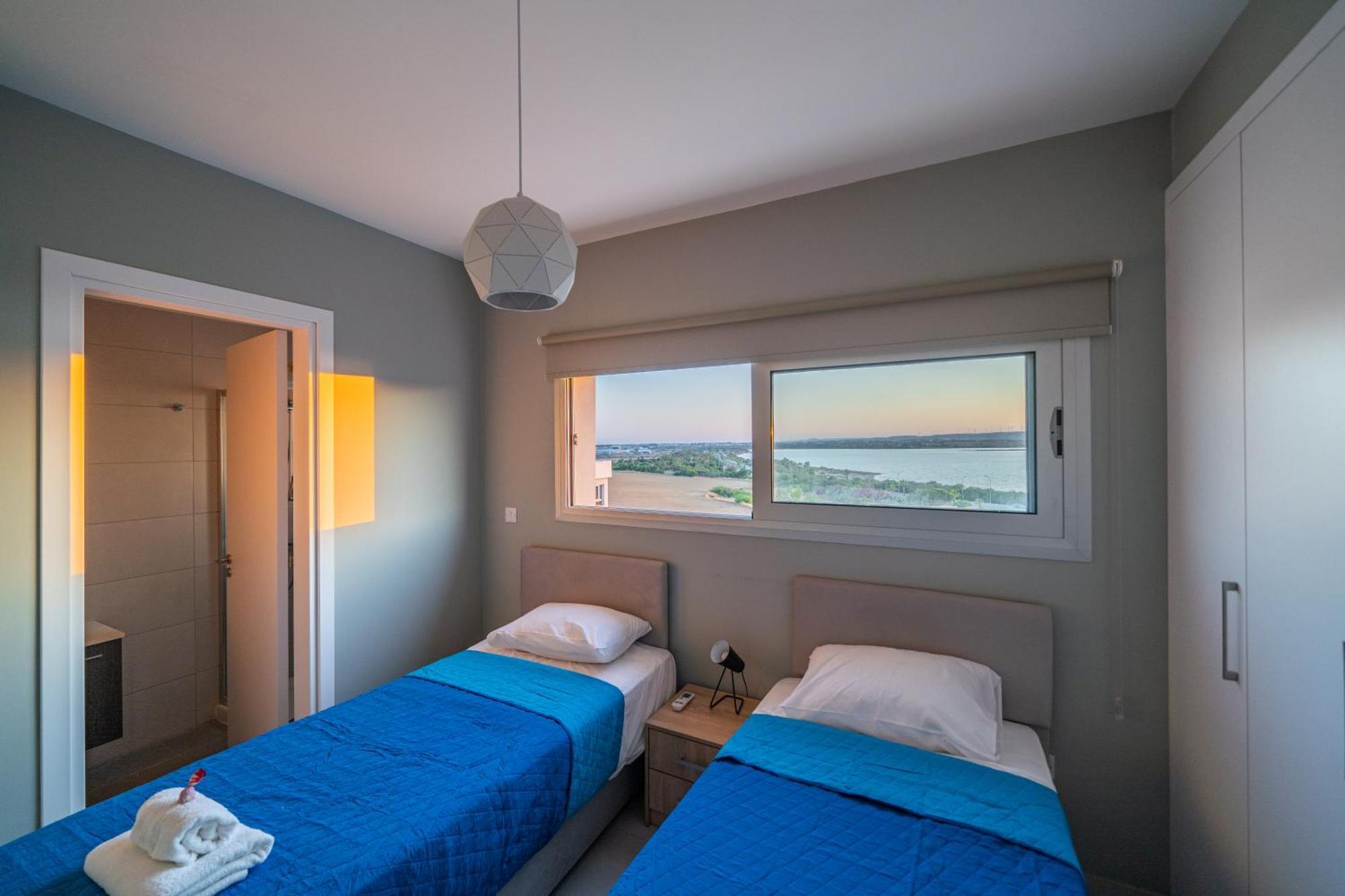 Majestic Sunset Salt Lake Views 300M From Beach Larnaca Exteriér fotografie